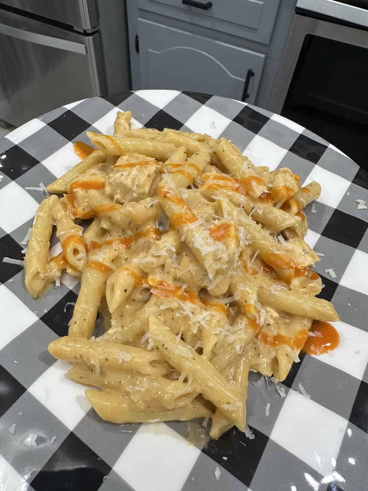 crockpot-buffalo-chicken-pasta-cooking-in-the-midwest