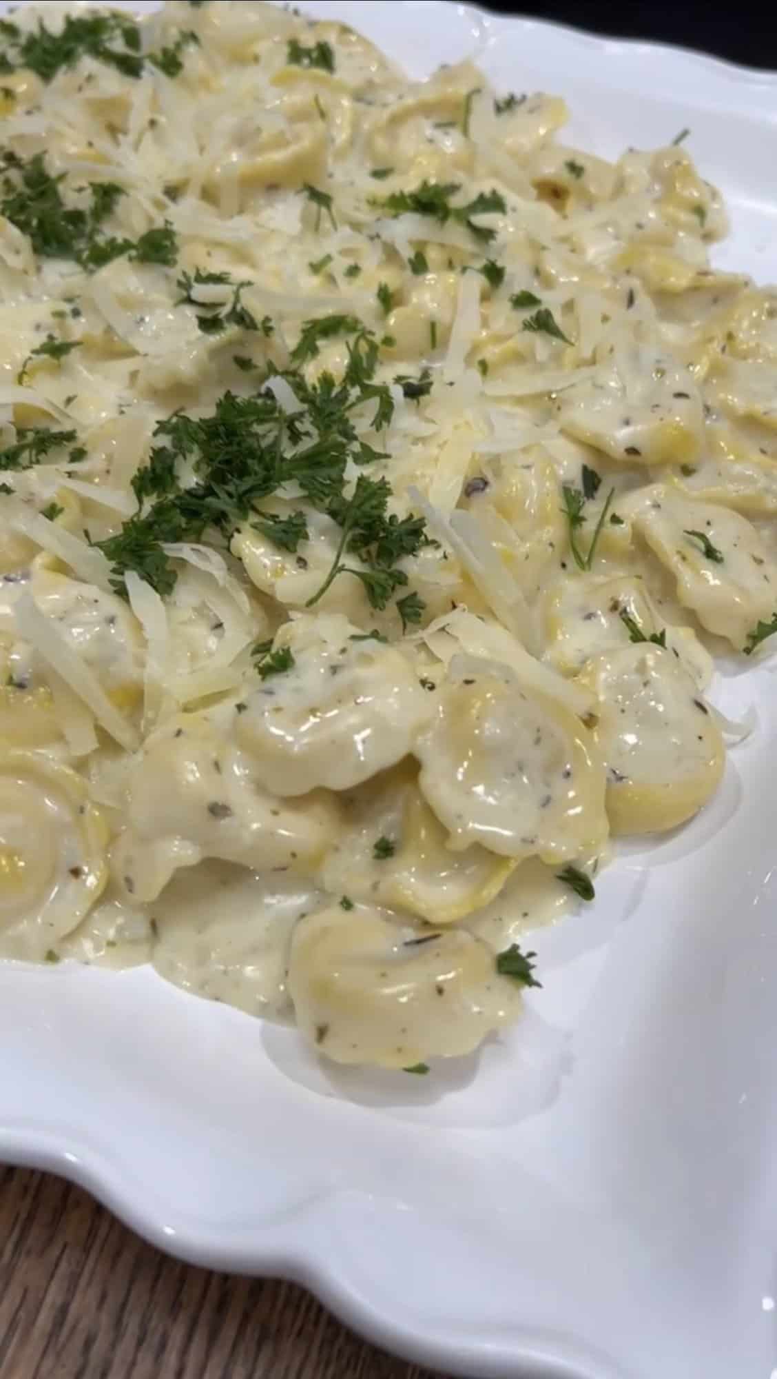 Tortellini Alfredo Recipe (Creamy)