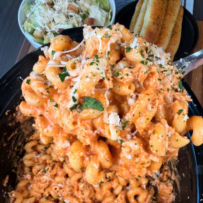 Crockpot Creamy Chicken Pasta