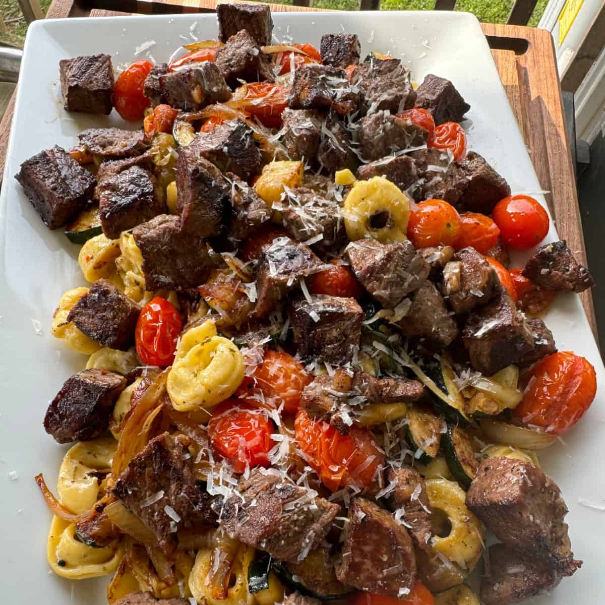 Garlic Parmesan Steak Tortellini - Cooking in the Midwest