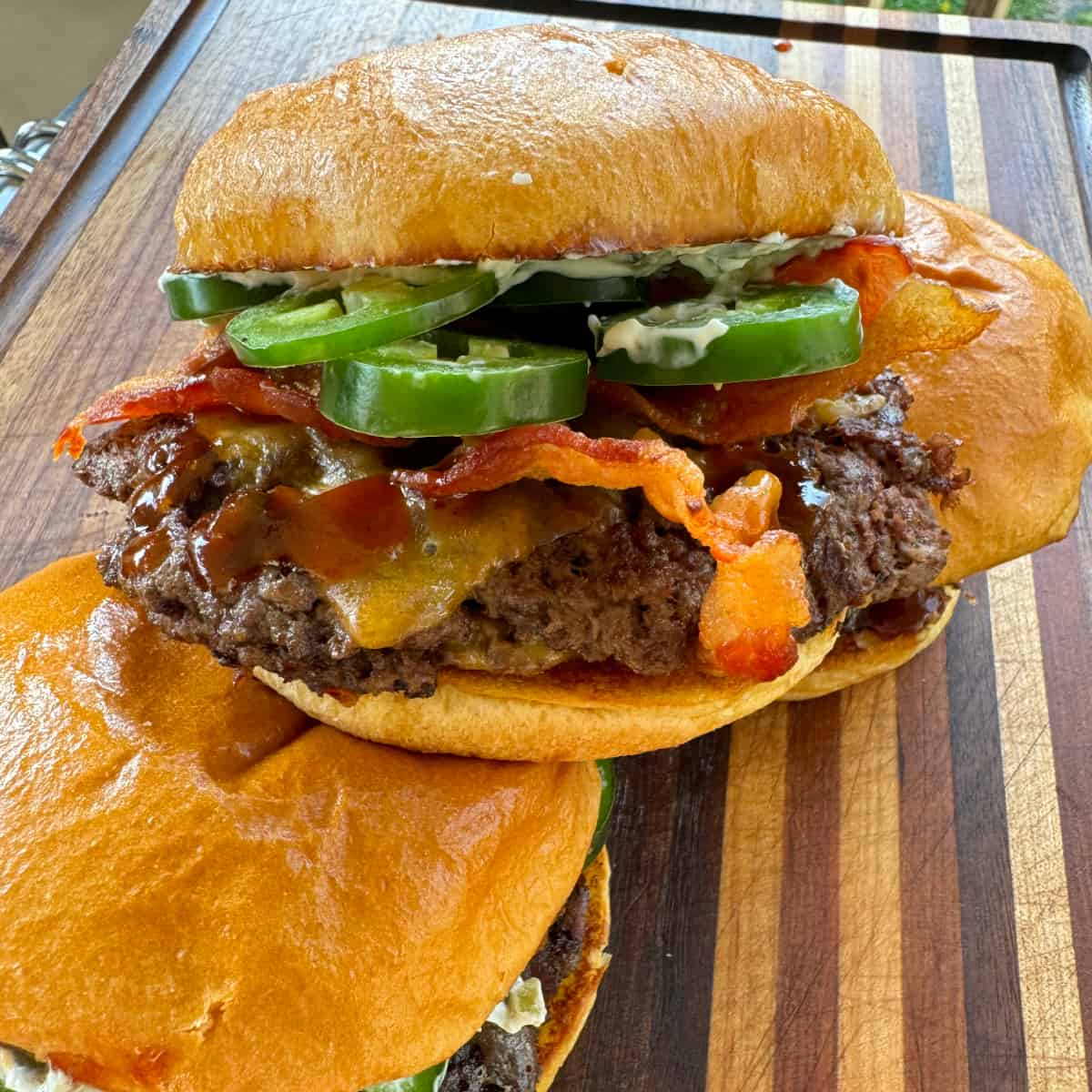 Jalapeño Popper Smash Burgers - Cooking in the Midwest