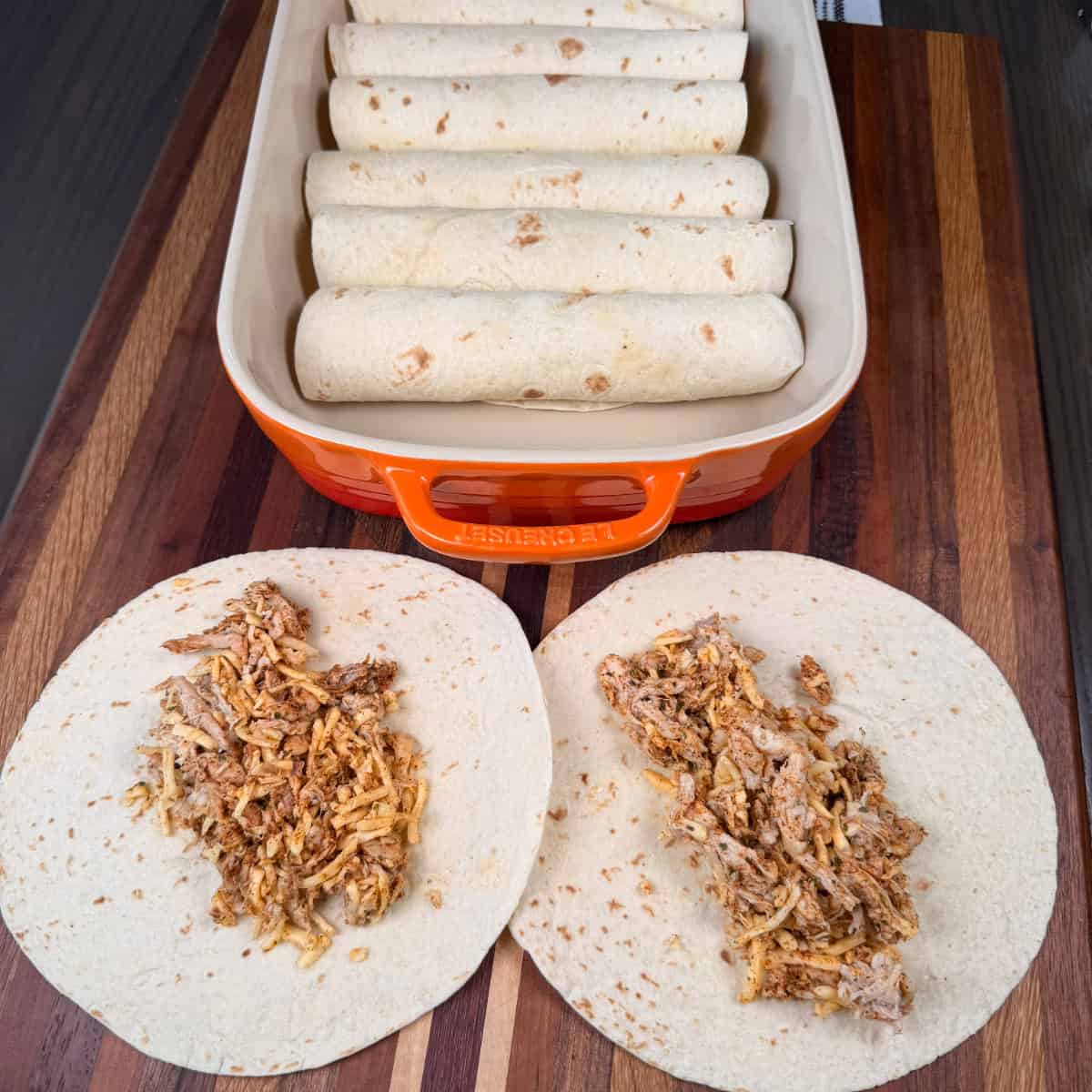 Tortillas filled with chicken and cheese