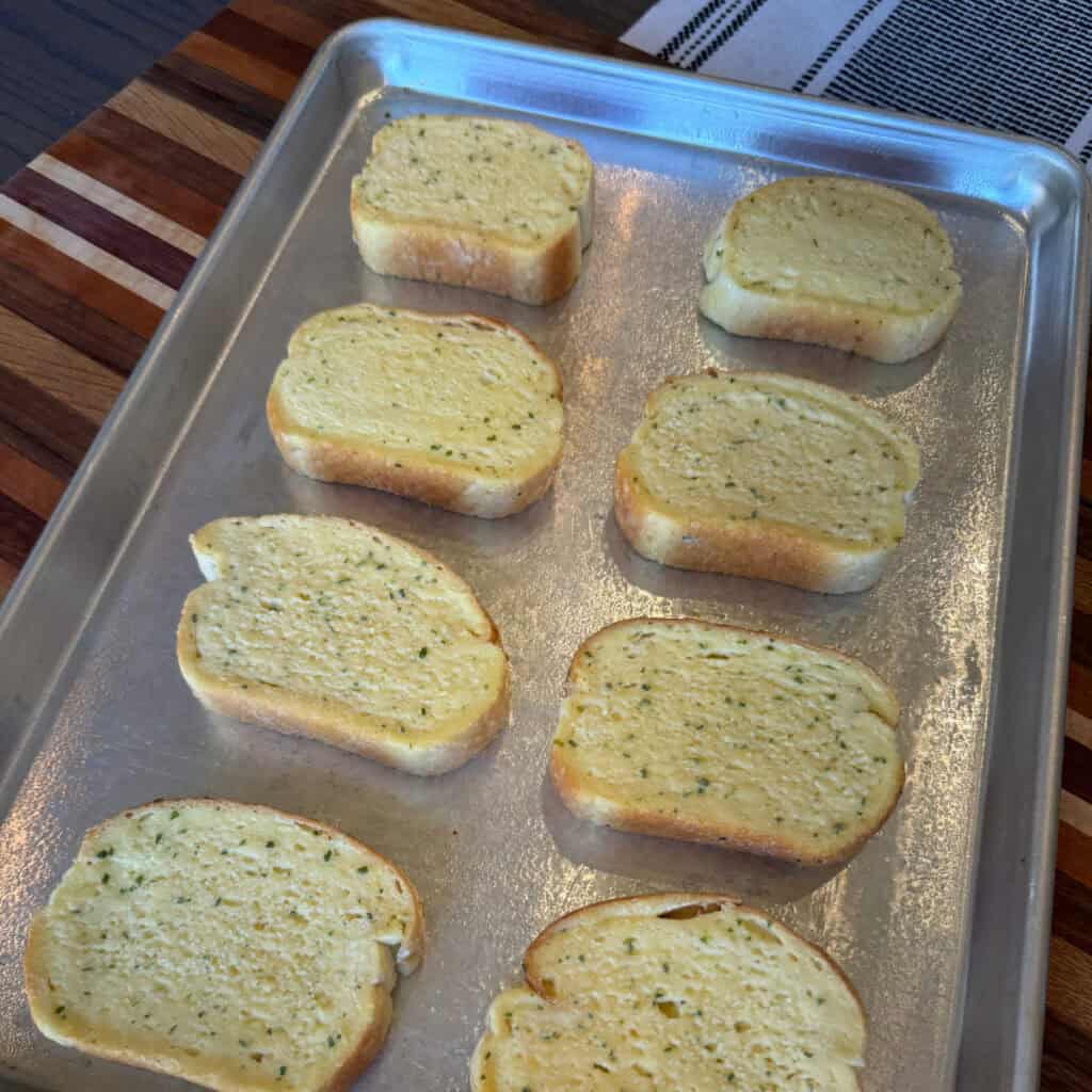 Chicken Alfredo Garlic Toast