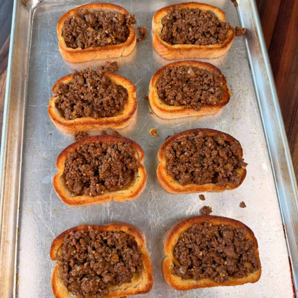 Ground beef in Garlic Toast steps